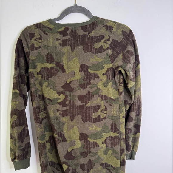 Army One Piece Pajamas. Size: 10-12 years old - Picture 4 of 4